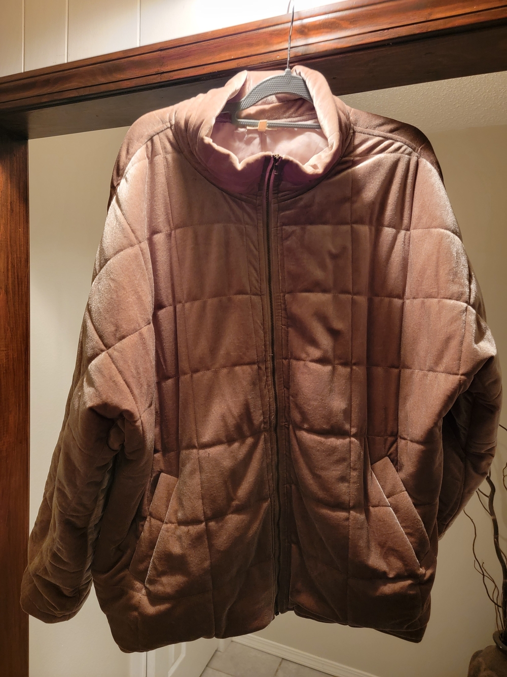 JODIFL Quilted Puffer Jacket Brown, Gold,Soft. Only Flaw Ithe Lining Needs Sewn